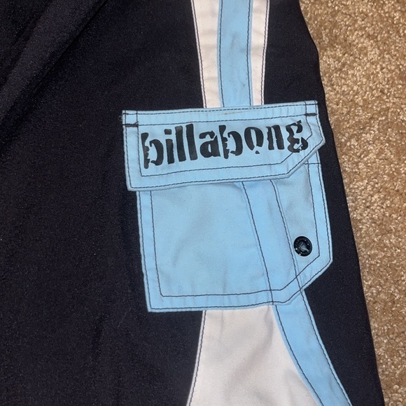BILLABONG SURF SHORTS - Picture 2 of 6